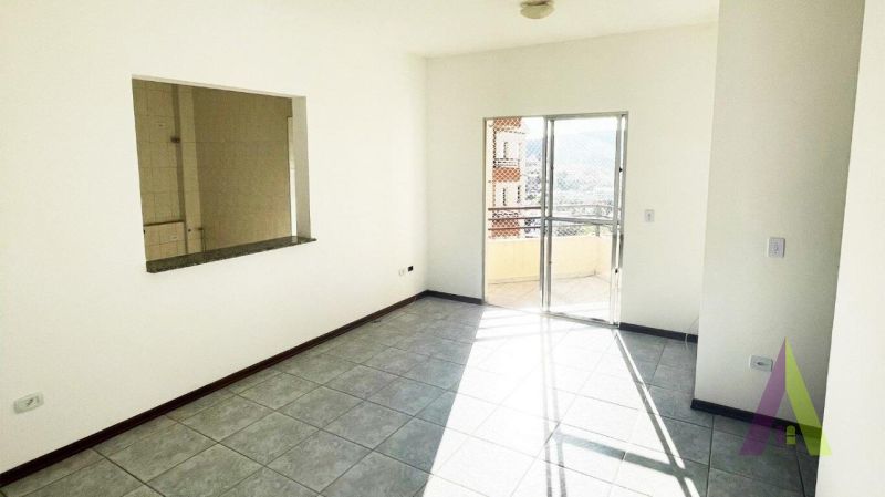 Apartamento no Centro de São Roque!