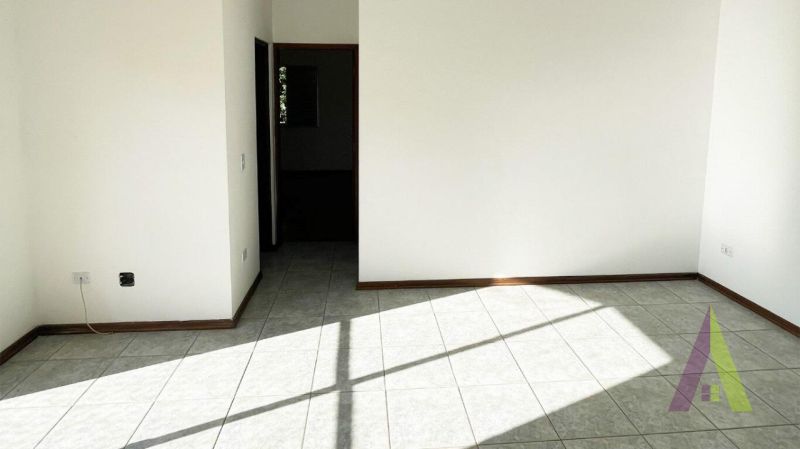Apartamento no Centro de São Roque!