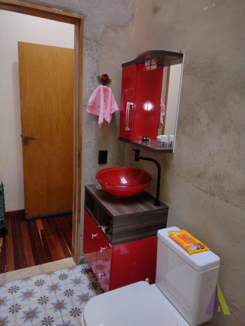 Casa com Decoração Rustica em Condomínio Fechado de São Roque!