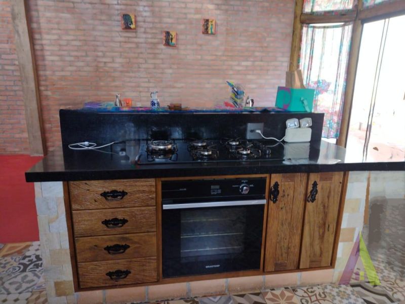 Casa com Decoração Rustica em Condomínio Fechado de São Roque!