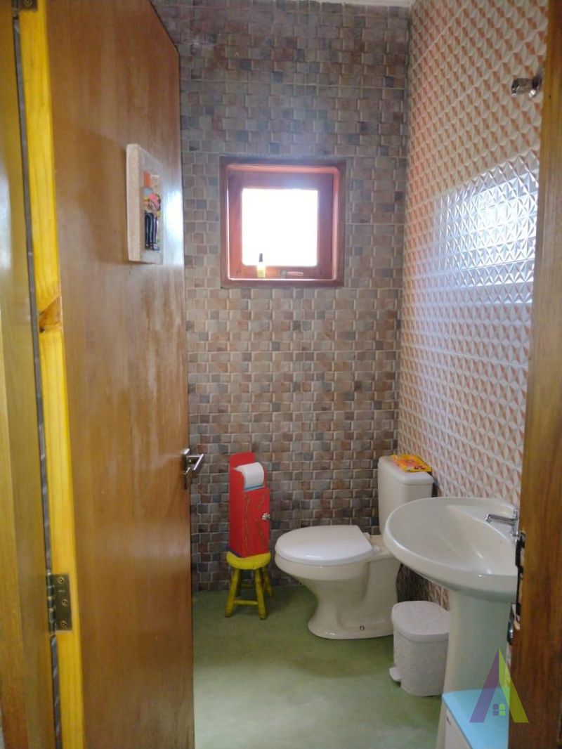 Casa com Decoração Rustica em Condomínio Fechado de São Roque!