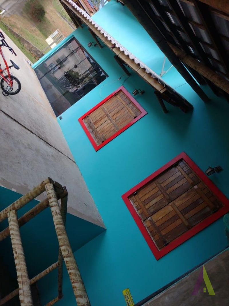 Casa com Decoração Rustica em Condomínio Fechado de São Roque!