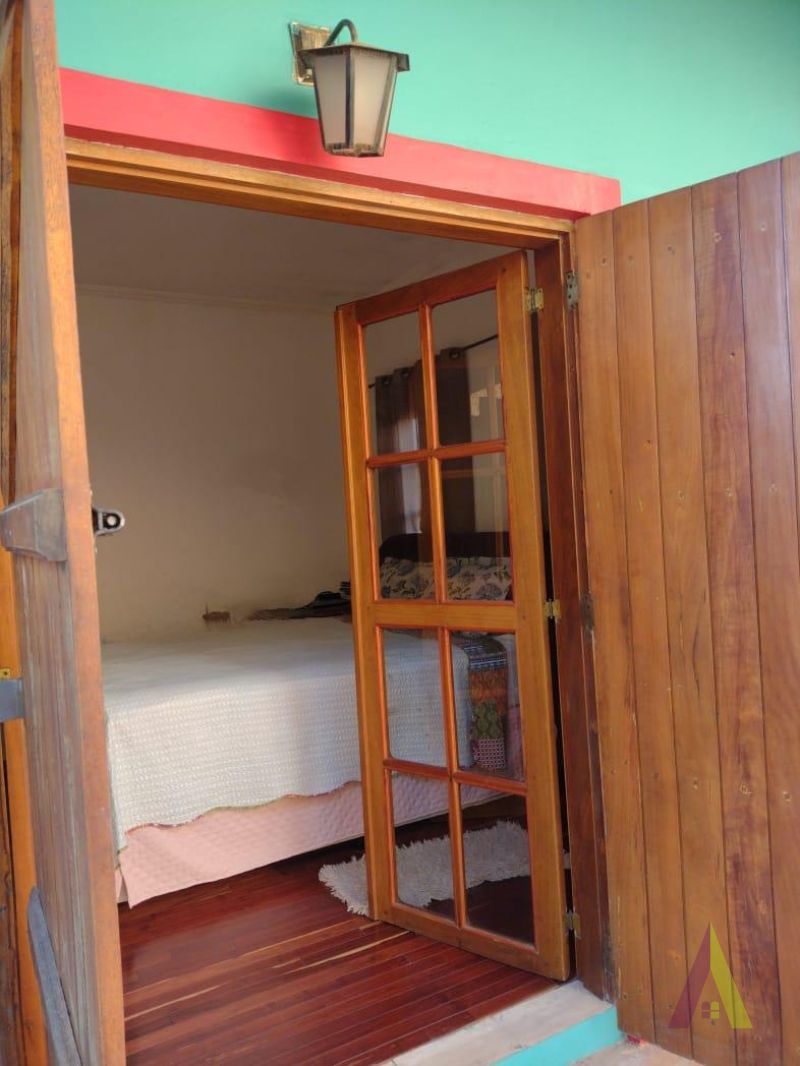 Casa com Decoração Rustica em Condomínio Fechado de São Roque!