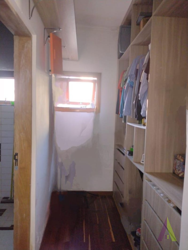 Casa com Decoração Rustica em Condomínio Fechado de São Roque!