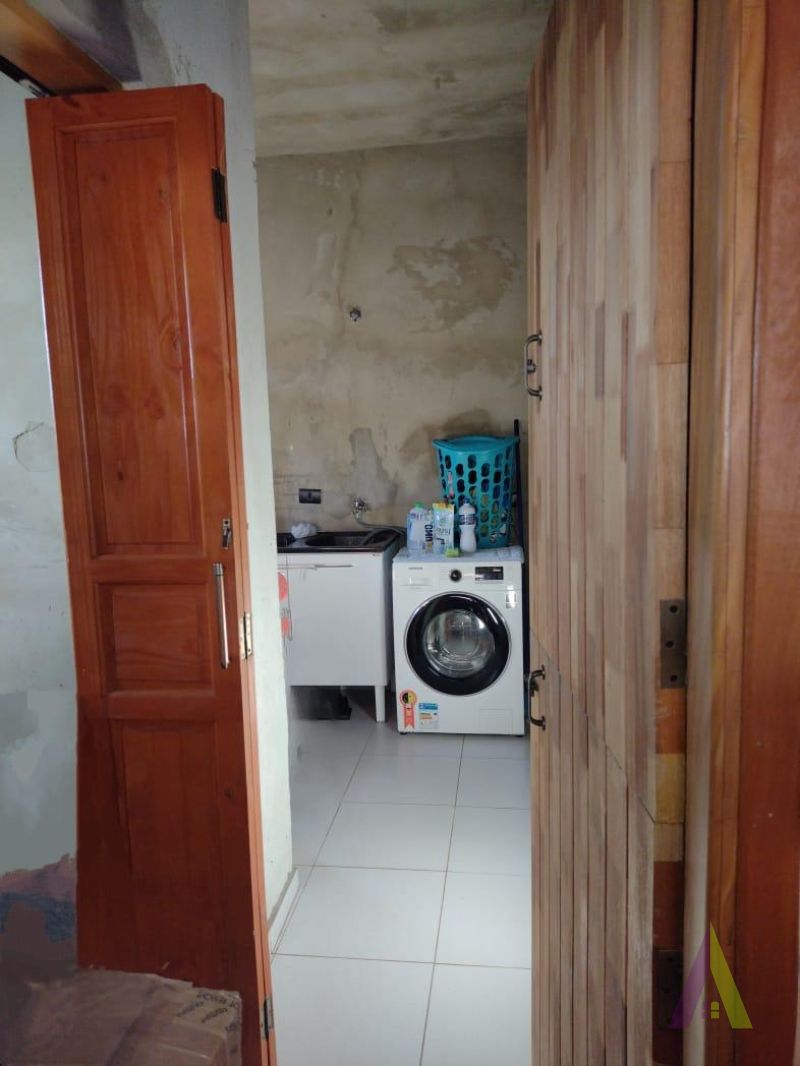 Casa com Decoração Rustica em Condomínio Fechado de São Roque!