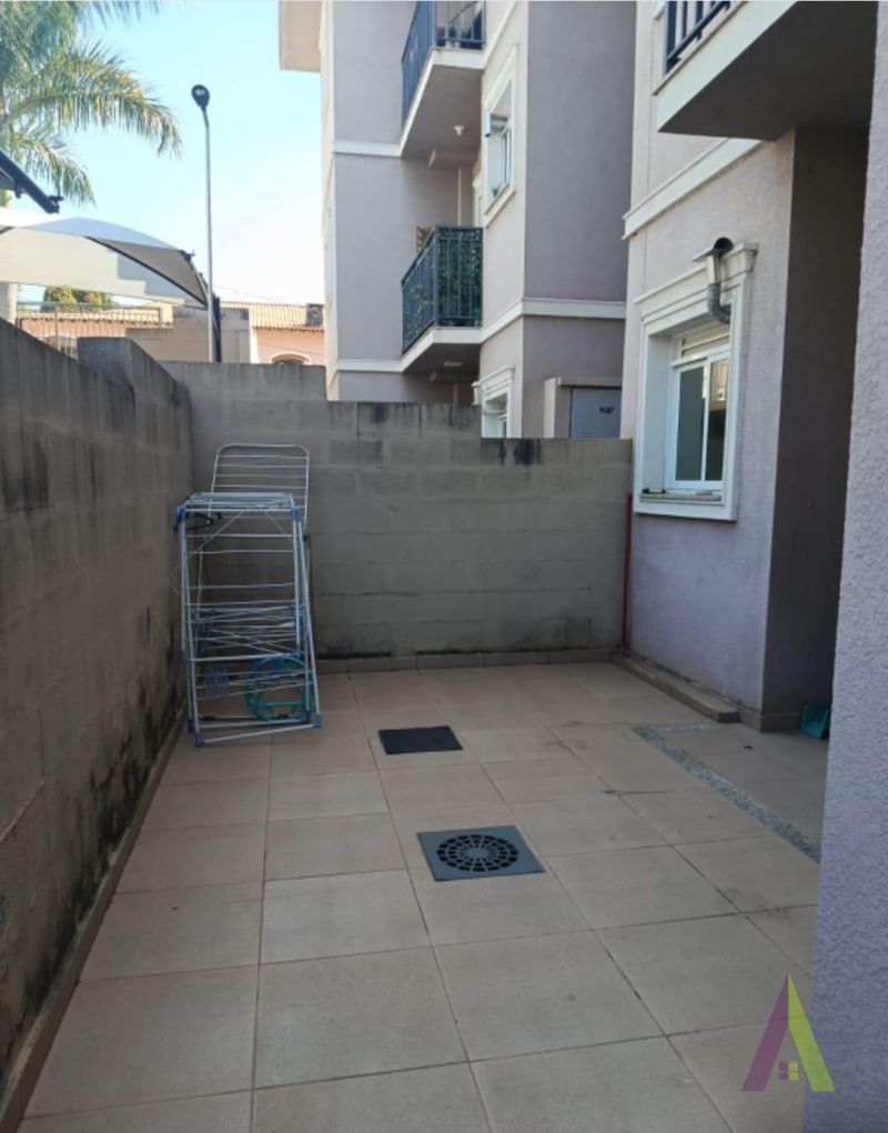 Apartamento Mobiliado com Quintal em São Roque!