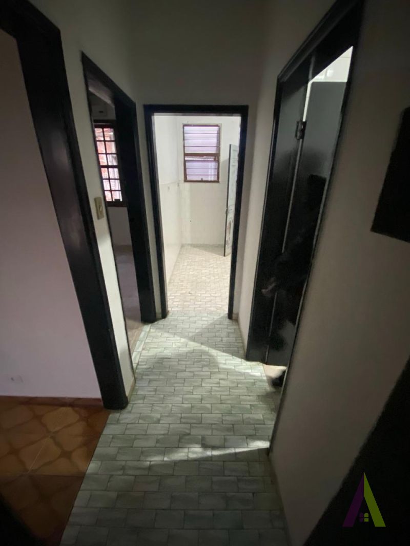 Casa Térrea no Centro de São Roque! 