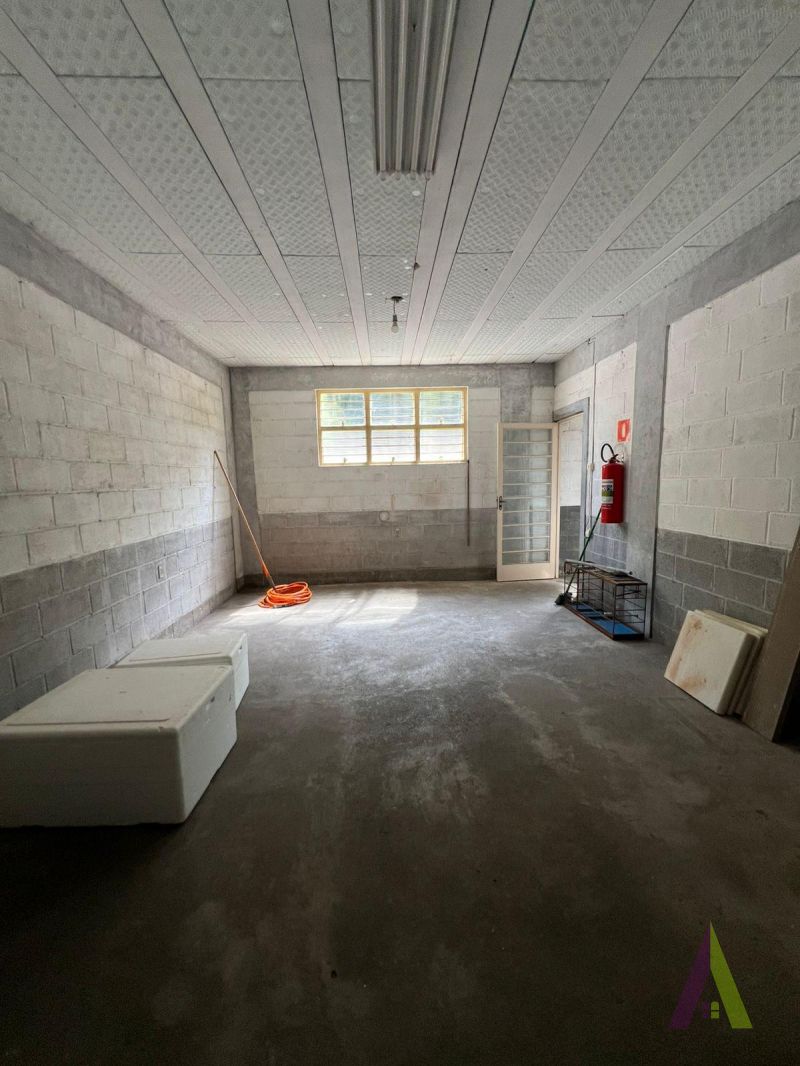 Galpão Industrial em Ponto Estratégico de São Roque!