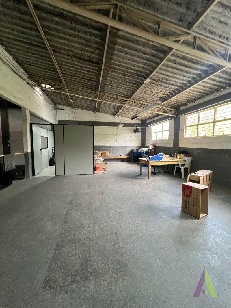 Galpão Industrial em Ponto Estratégico de São Roque!