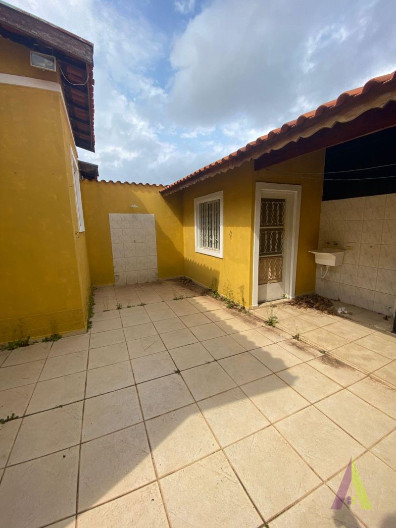 Casa Térrea em Condomínio Fechado  de São Roque!