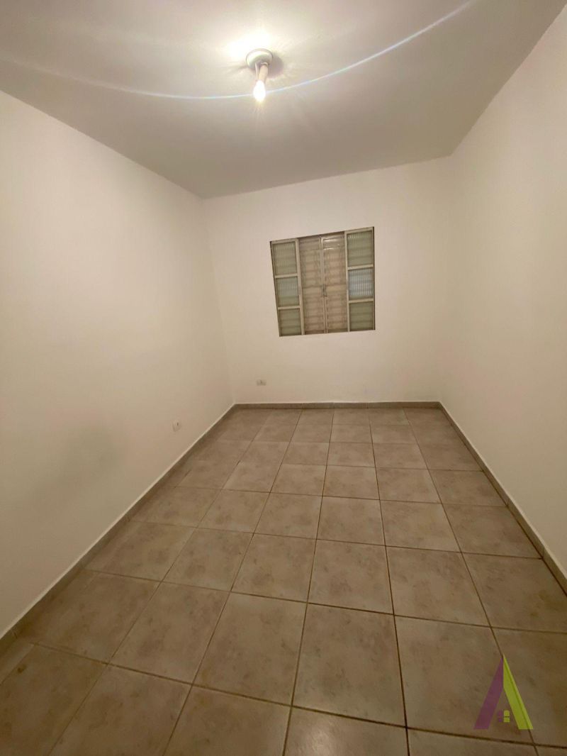 Casa Térrea em Condomínio Fechado  de São Roque!