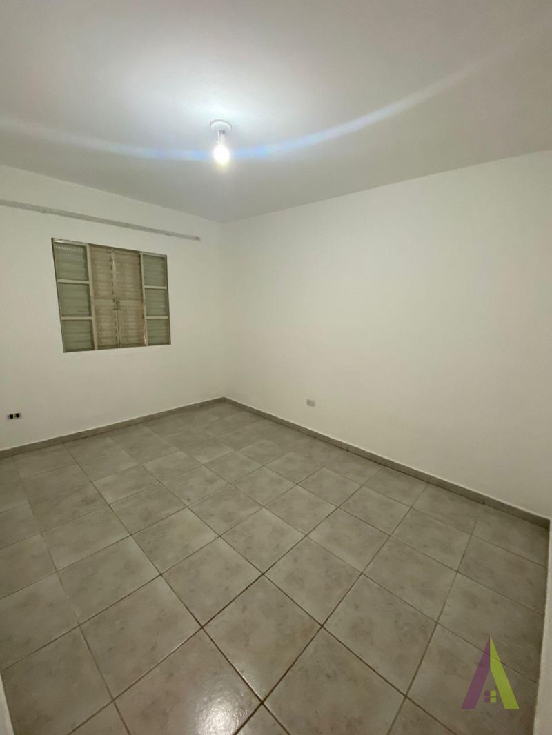 Casa Térrea em Condomínio Fechado  de São Roque!