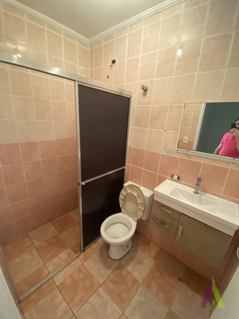 Casa Térrea em Condomínio Fechado  de São Roque!