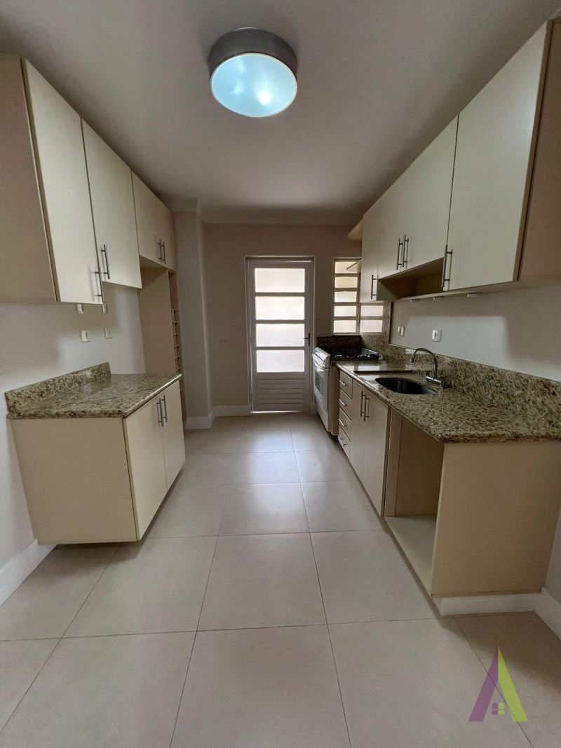 Apartamento Próximo ao Centro de São Roque!