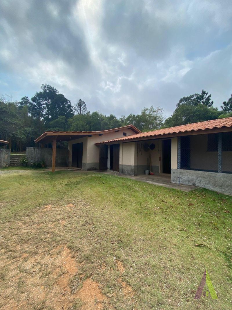 Sítio no Centro de São Roque! 