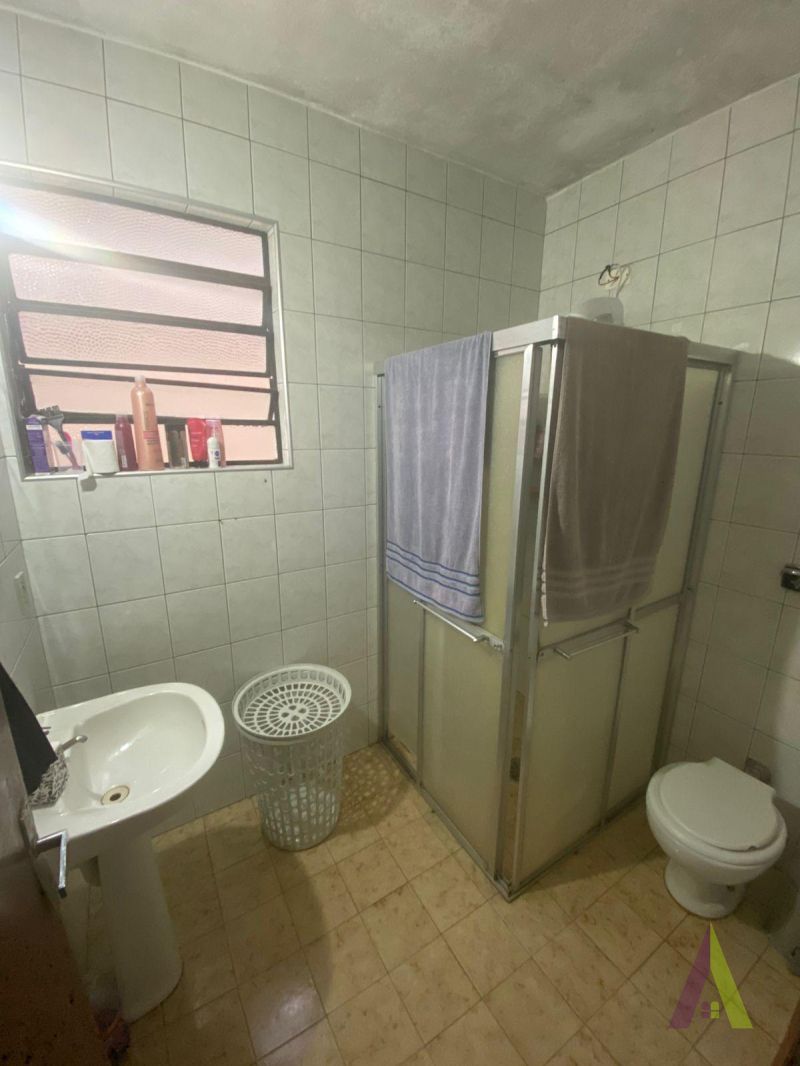 Casa Térrea no Centro de São Roque!