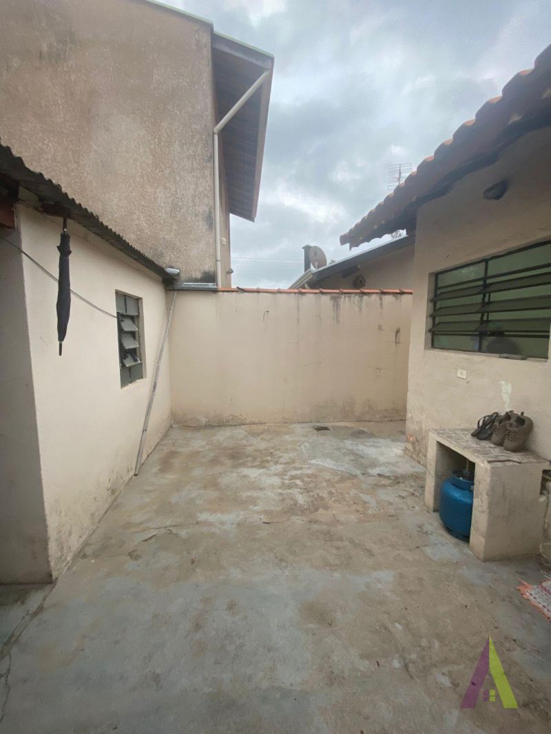 Casa Térrea no Centro de São Roque!