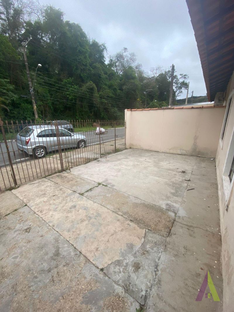 Casa Térrea no Centro de São Roque!