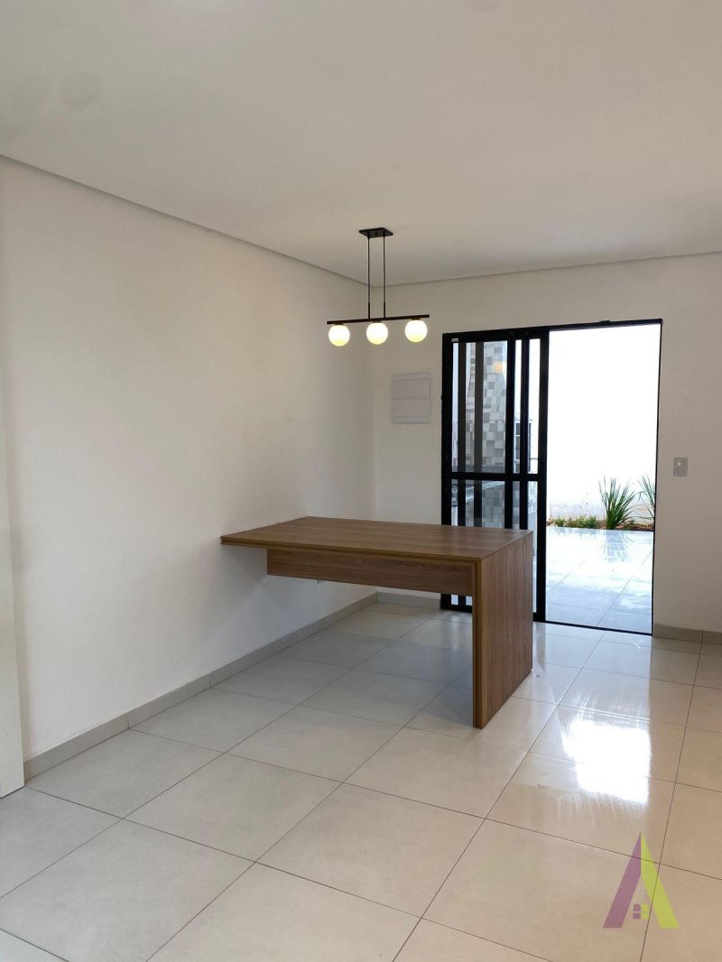 Casa em Condomínio Fechado em São Roque!