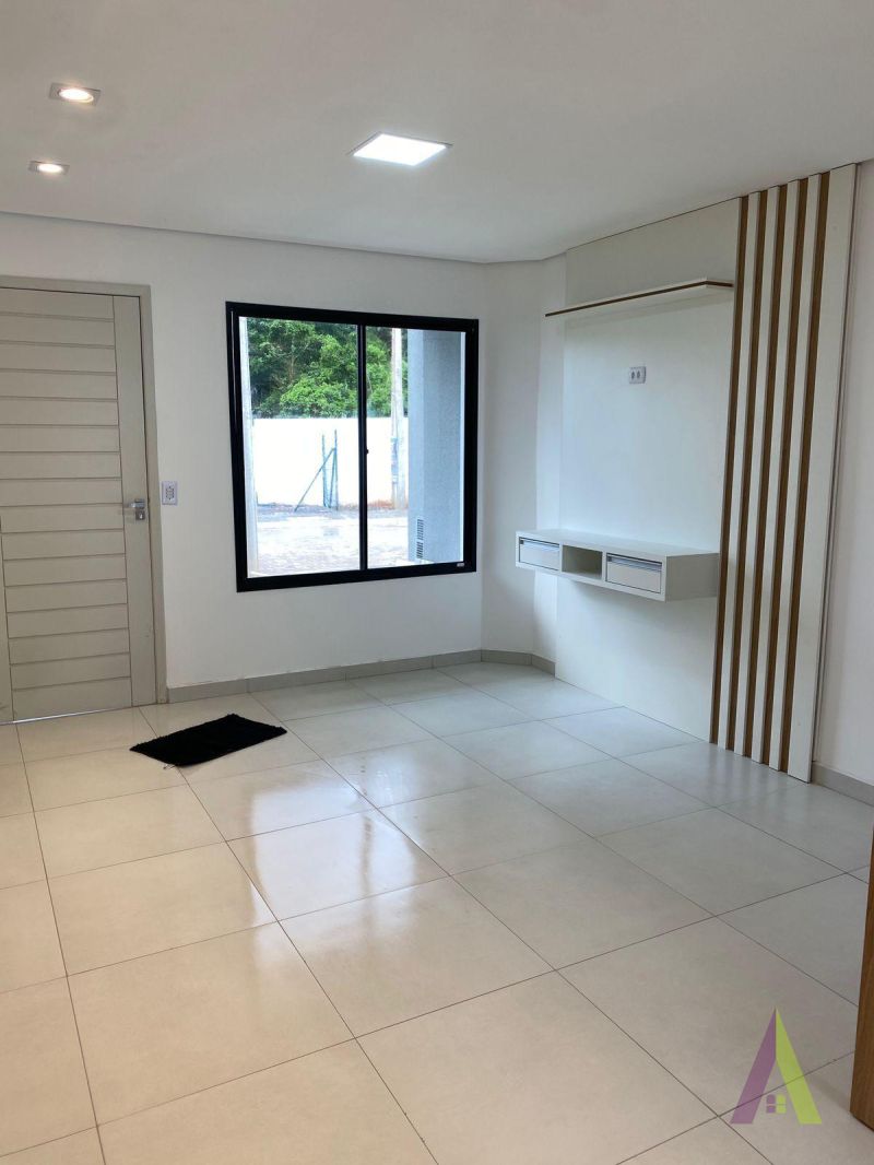 Casa em Condomínio Fechado em São Roque!