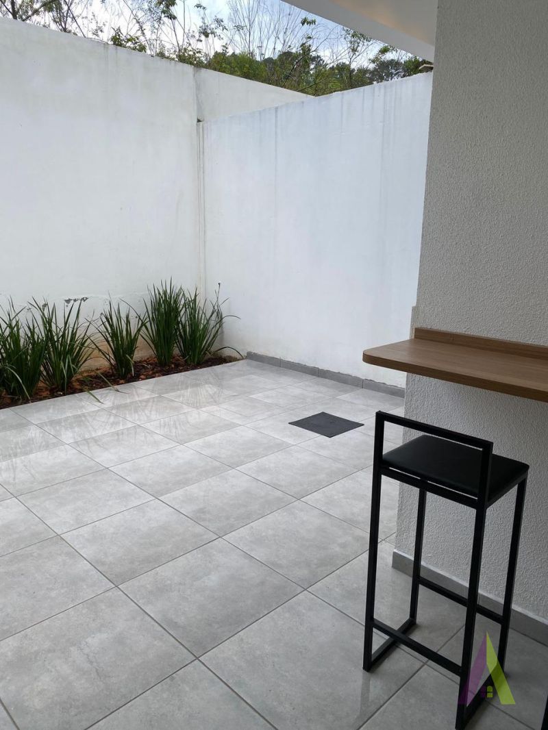 Casa em Condomínio Fechado em São Roque!