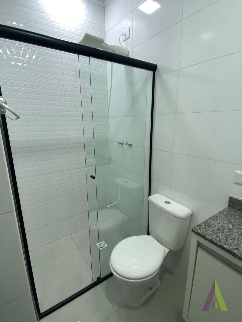 Casa em Condomínio Fechado em São Roque!