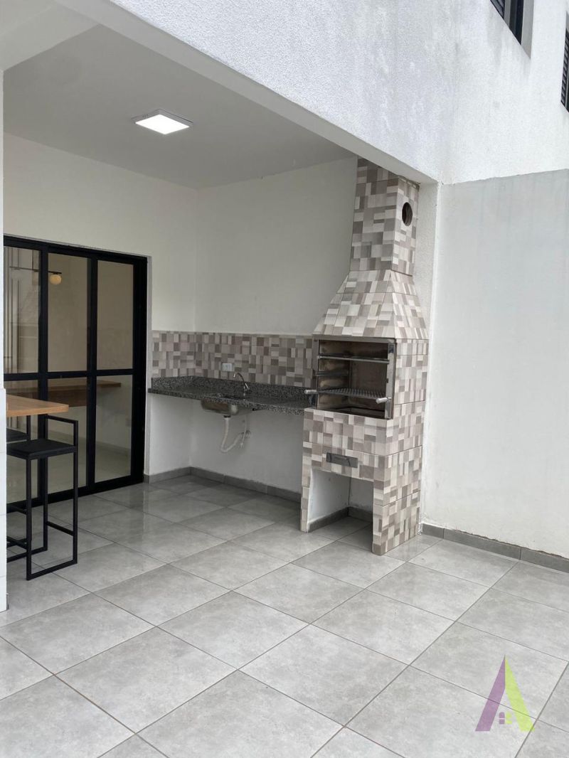 Casa em Condomínio Fechado em São Roque!