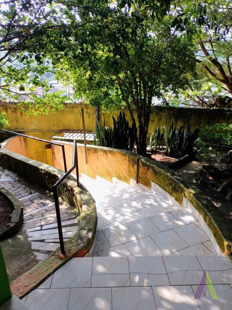  Casa Térrea no Bairro Paisagem Colonial em SÃO ROQUE!