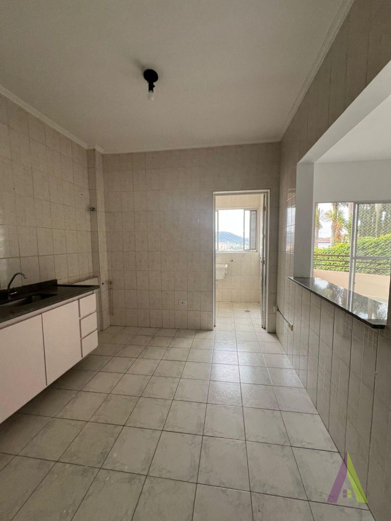 Apartamento no Centro de São Roque!