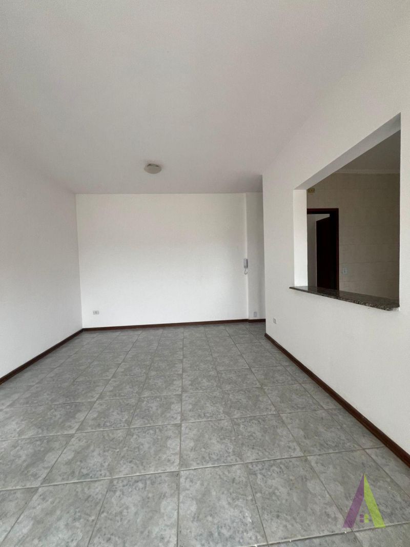 Apartamento no Centro de São Roque!