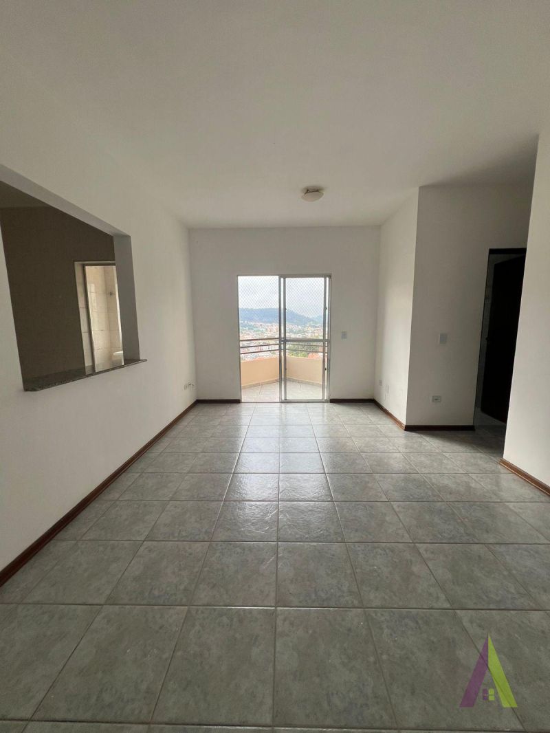 Apartamento no Centro de São Roque!