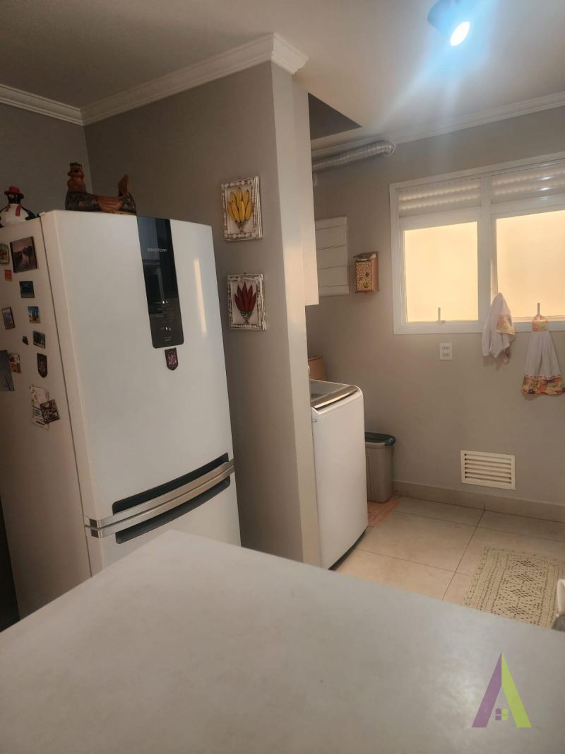 Apartamento no Centro de São Roque!