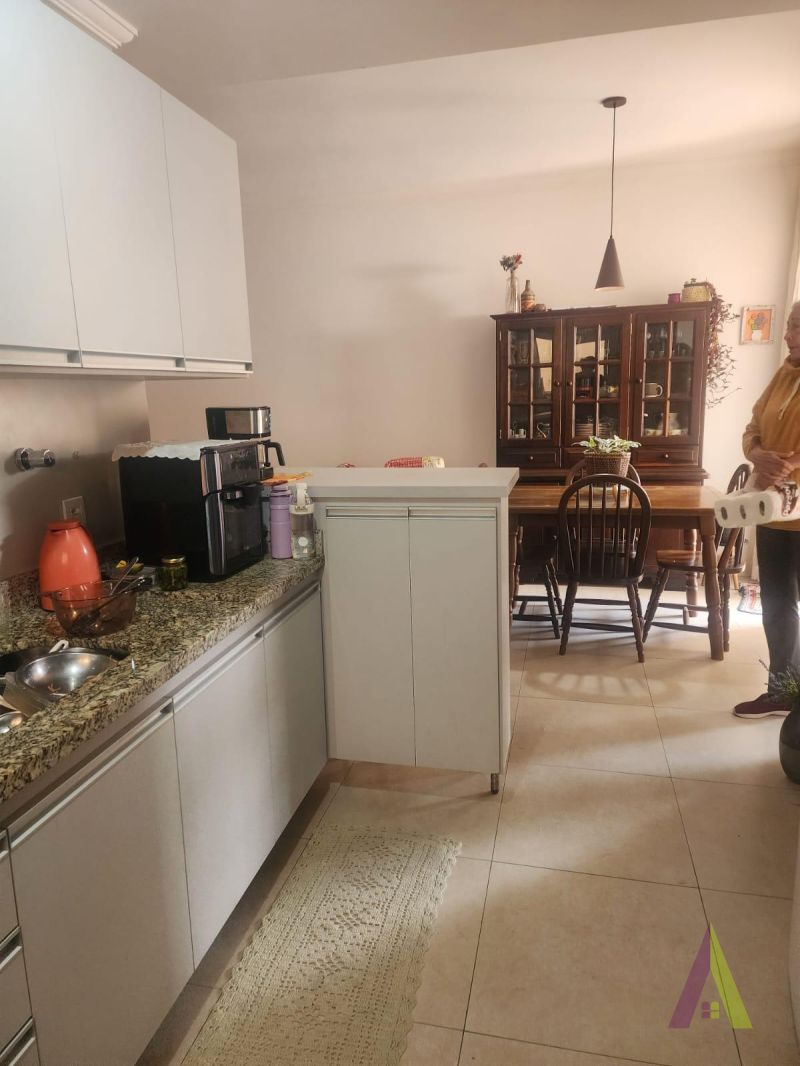 Apartamento no Centro de São Roque!