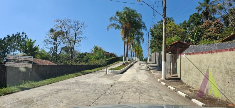 Terreno em Condomínio Fechado! 