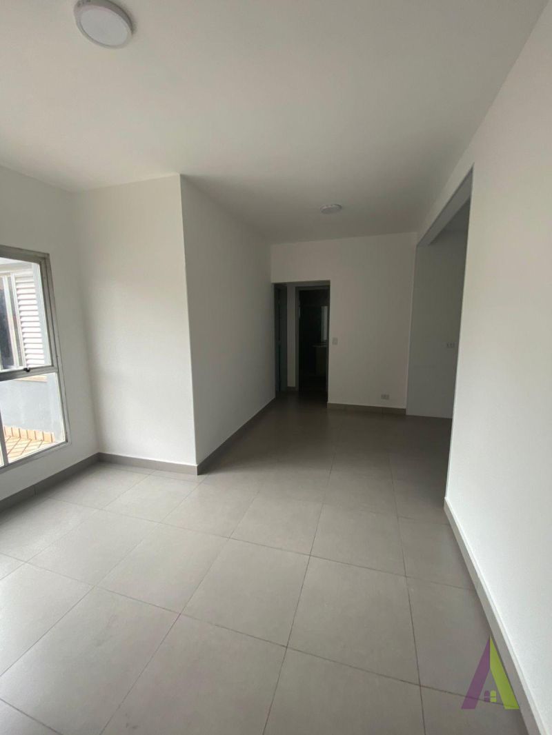 Apartamento com Quintal no Centro de São Roque!