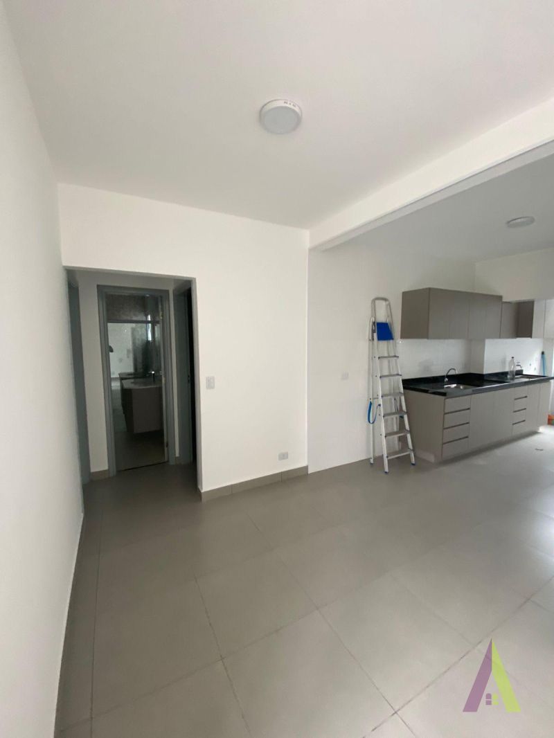 Apartamento com Quintal no Centro de São Roque!