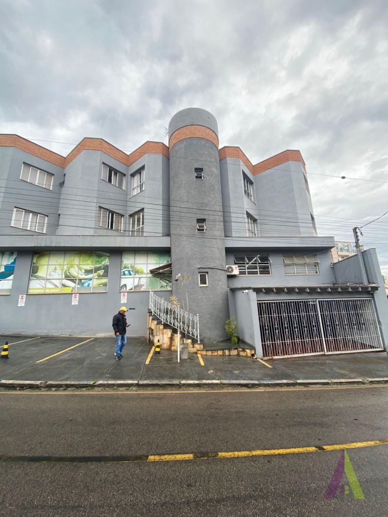 Apartamento com Quintal no Centro de São Roque!