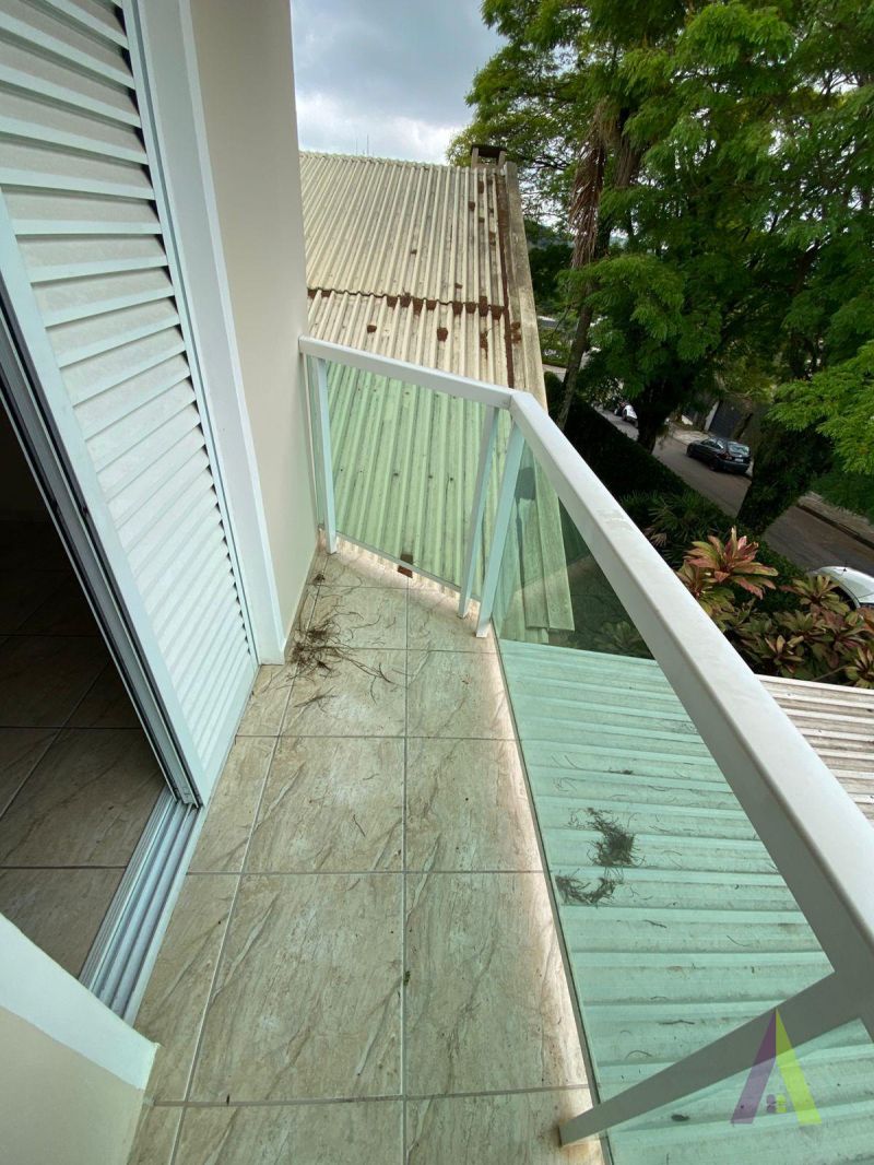 Sobrado Próximo em Condomínio Fechado de São Roque!