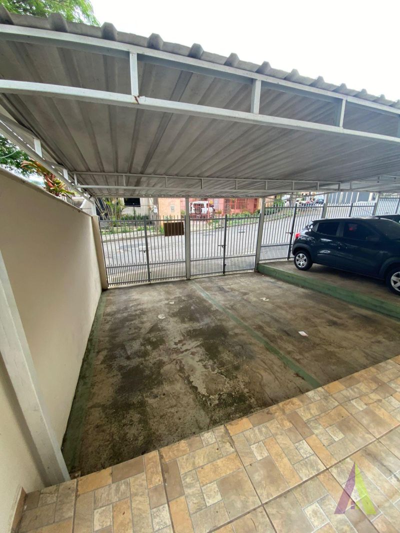 Sobrado Próximo em Condomínio Fechado de São Roque!