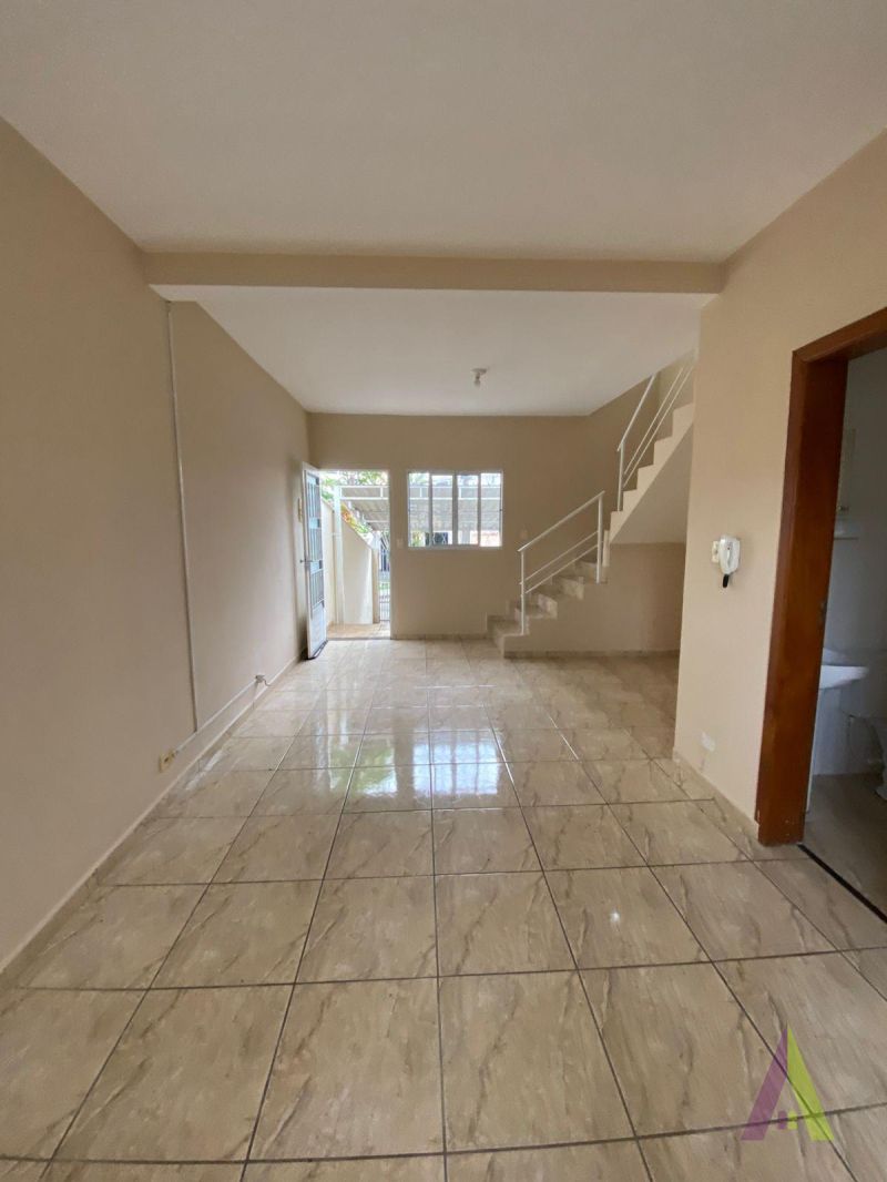 Sobrado Próximo em Condomínio Fechado de São Roque!