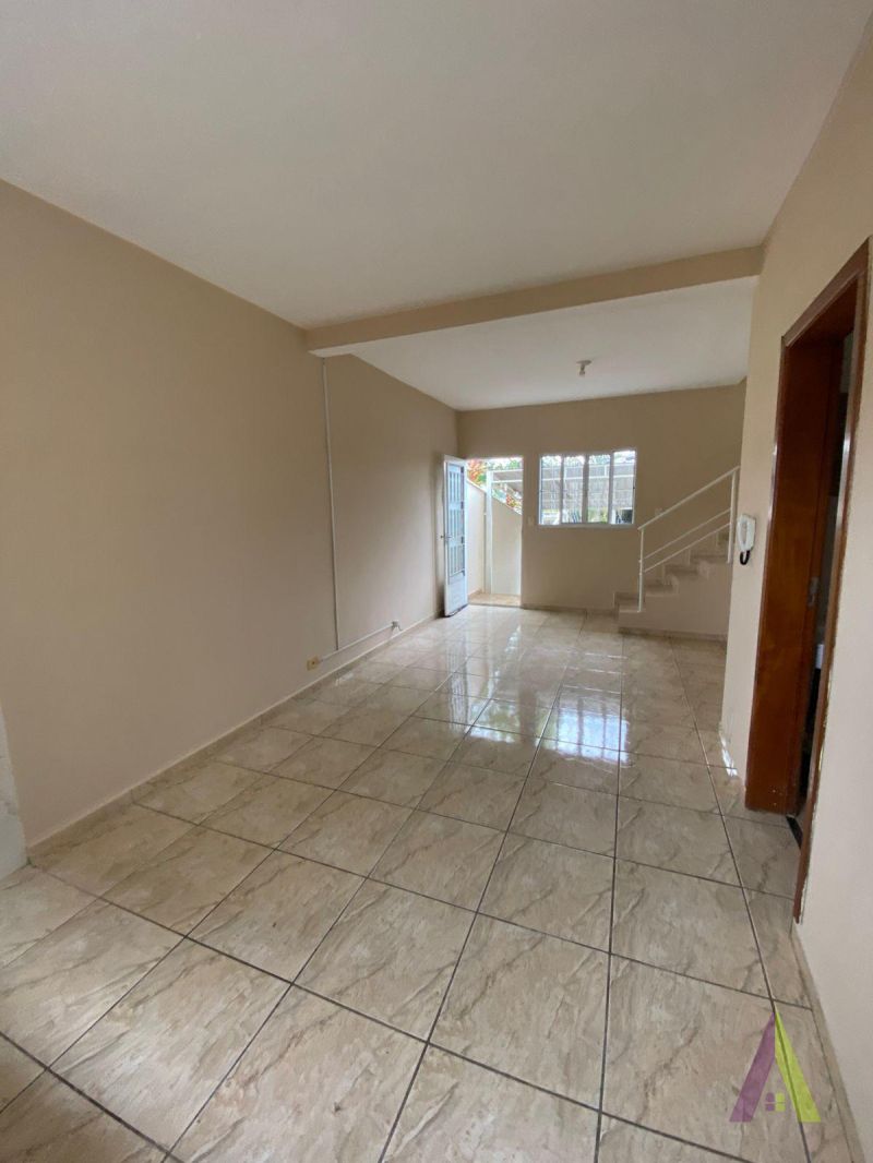 Sobrado Próximo em Condomínio Fechado de São Roque!