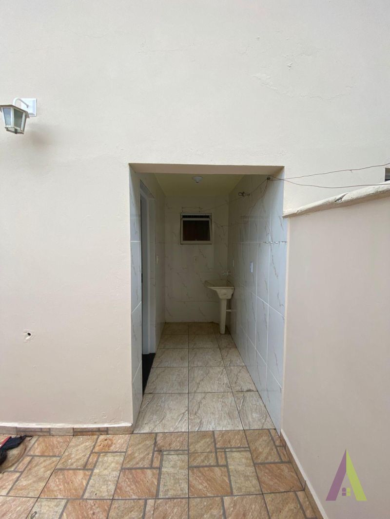 Sobrado Próximo em Condomínio Fechado de São Roque!