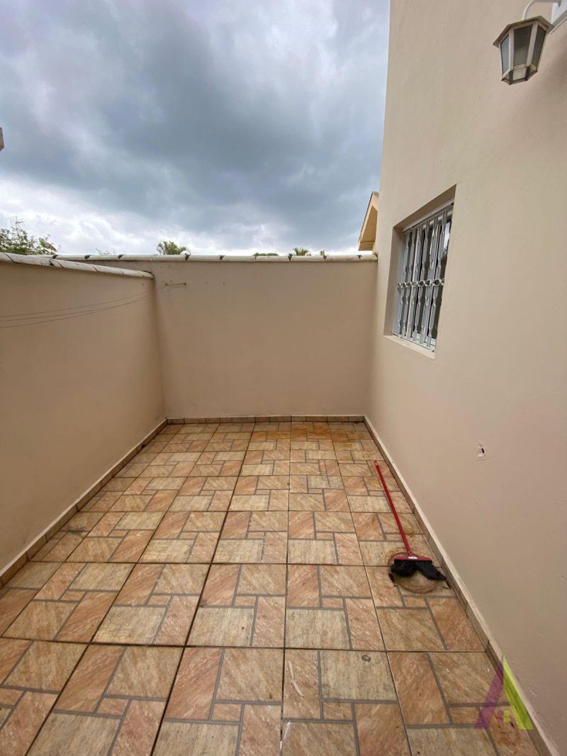 Sobrado Próximo em Condomínio Fechado de São Roque!