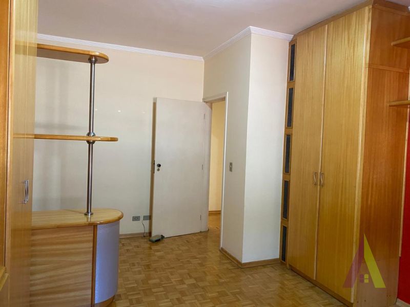 Casa em Condomínio no Centro de São Roque! 