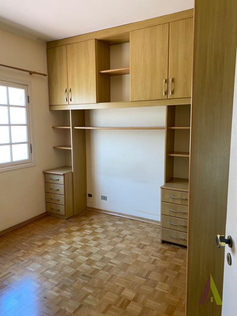 Casa em Condomínio no Centro de São Roque! 