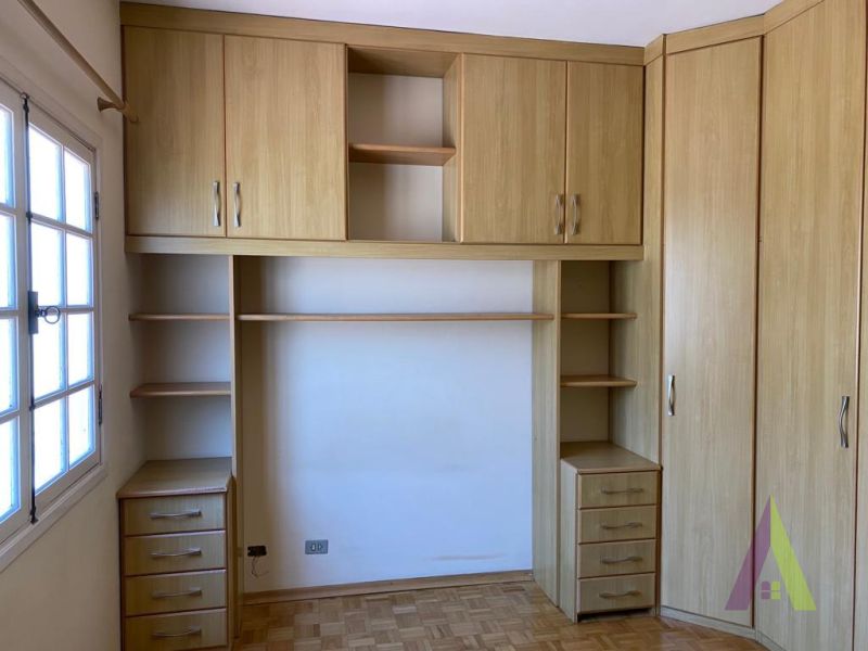 Casa em Condomínio no Centro de São Roque! 