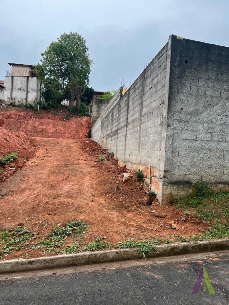 Terreno no Centro de São João Novo em São Roque!