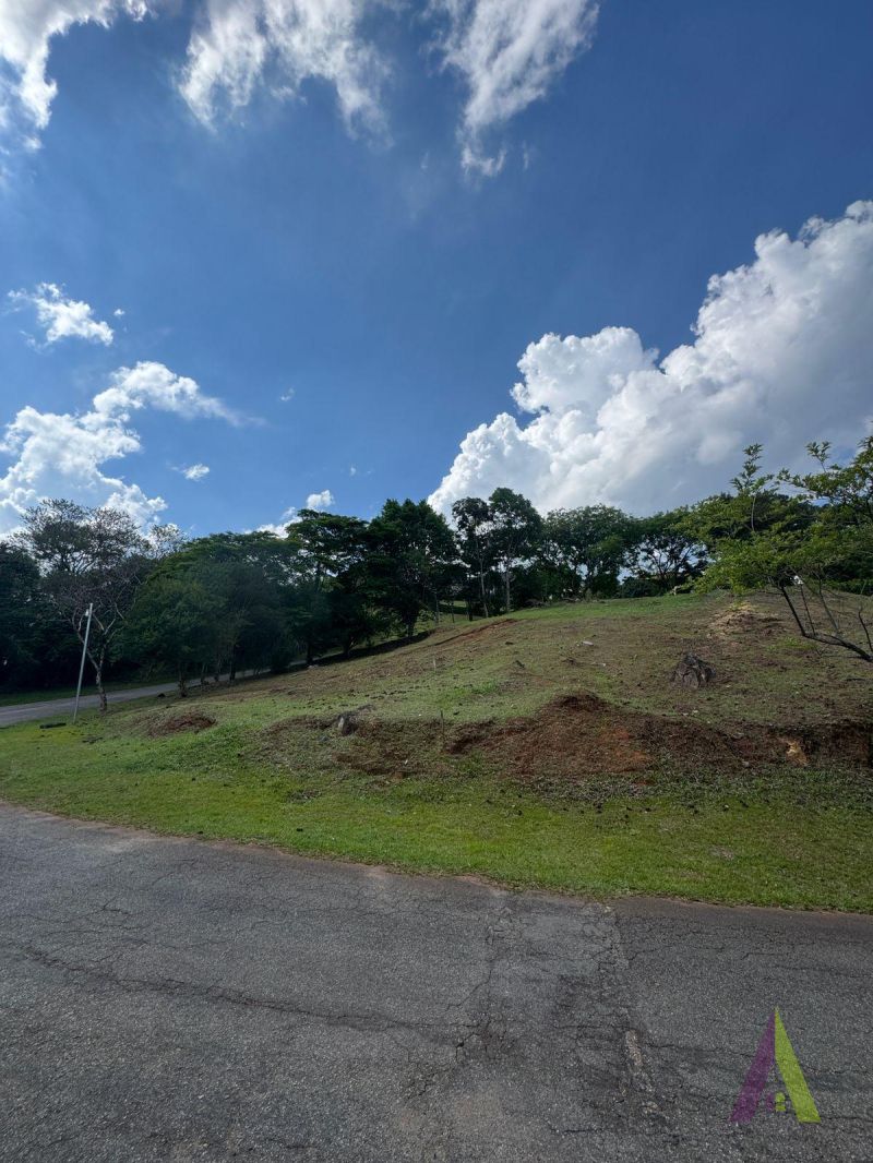 Terreno Com Vista Espetacular em Condomínio de Alto Padrão em São Roque!