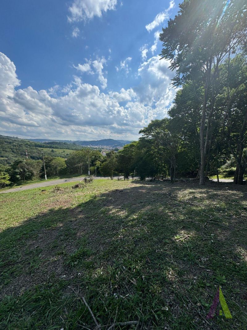 Terreno Com Vista Espetacular em Condomínio de Alto Padrão em São Roque!