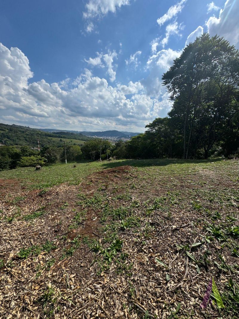 Terreno Com Vista Espetacular em Condomínio de Alto Padrão em São Roque!